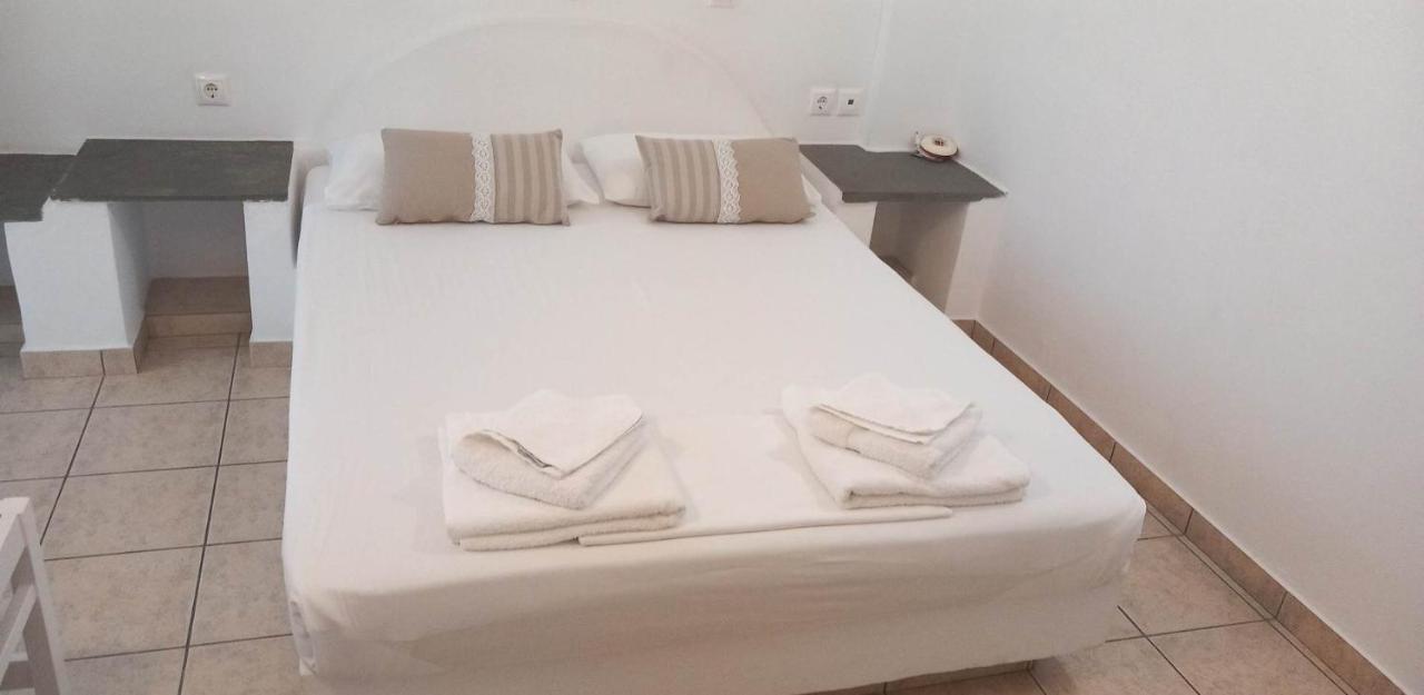 Studios Margarita Platis Gialos  Екстериор снимка