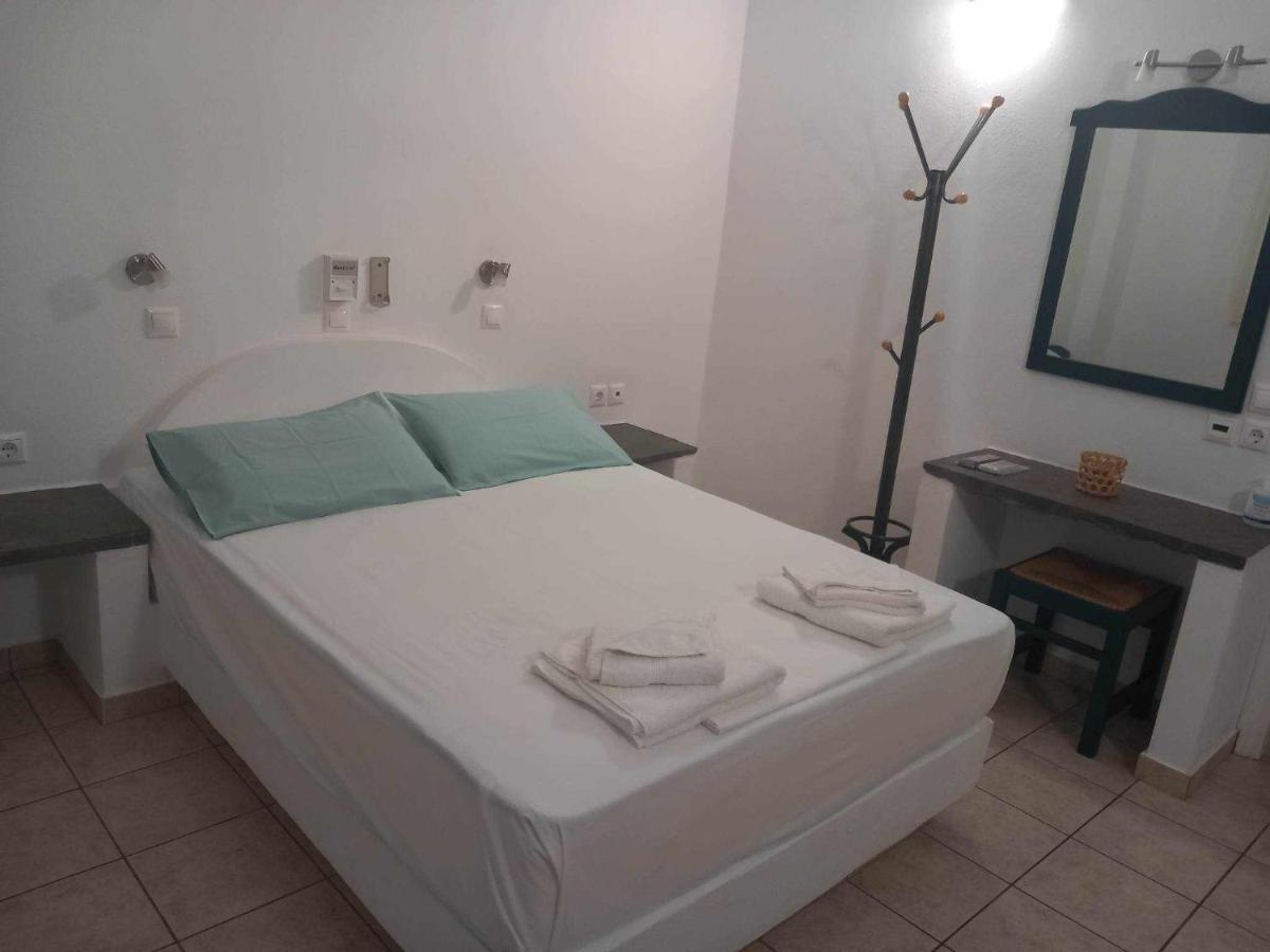 Studios Margarita Platis Gialos  Екстериор снимка